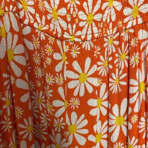Mae Orange Daisy Floral Romper - Picture 5 of 5